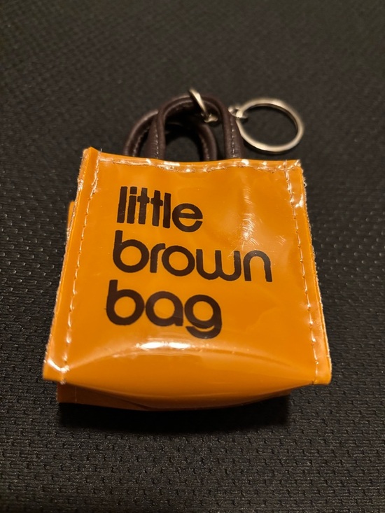 Bloomingdale's Accessories - Bloomingdale's Tan and Black Key Holder